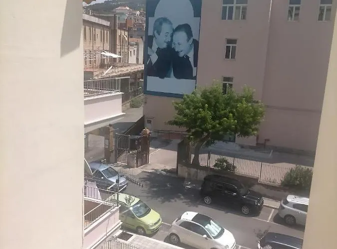 Girasole Чефалу